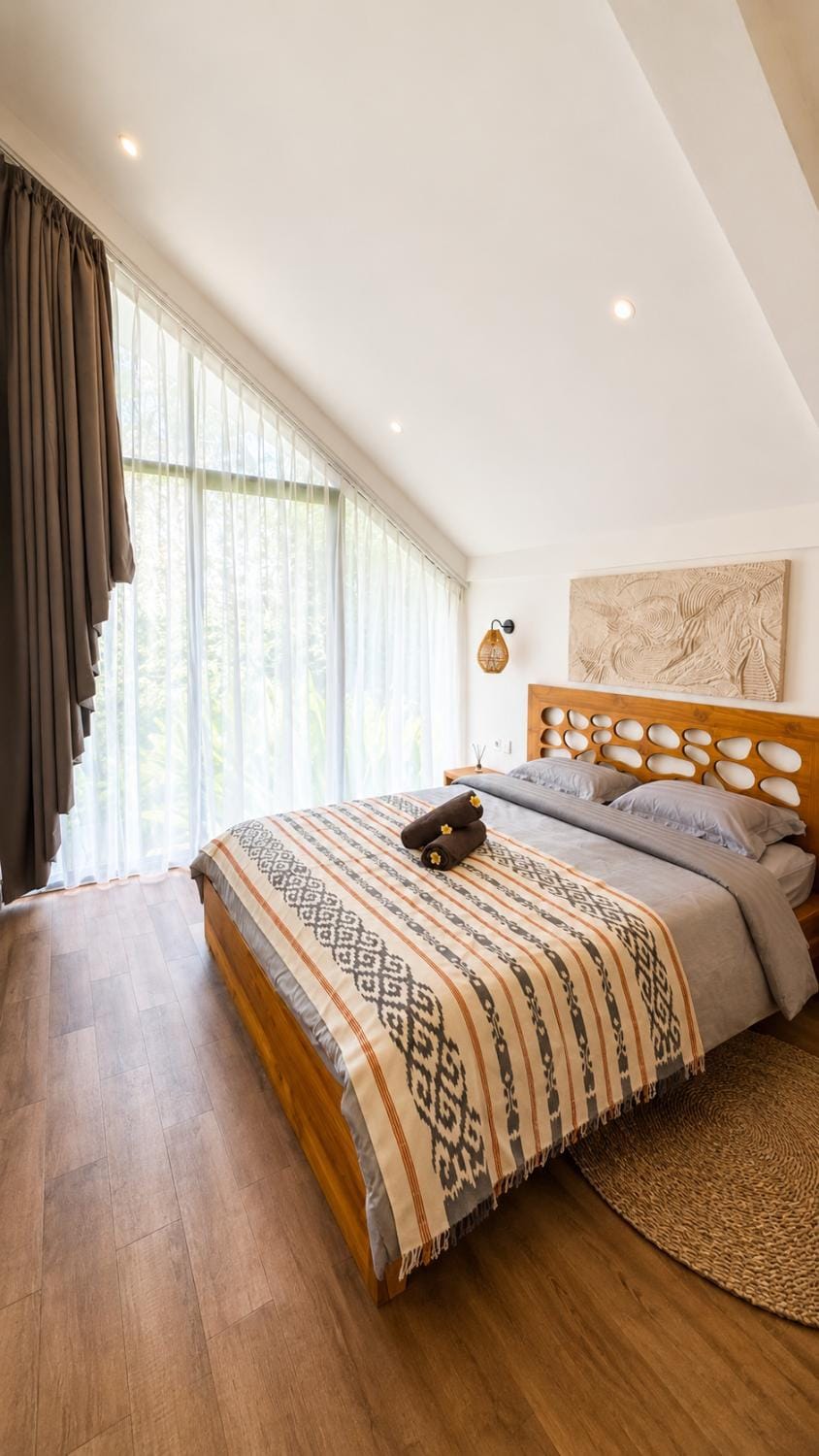 Bed, Photo of the whole room, Bedroom, towels