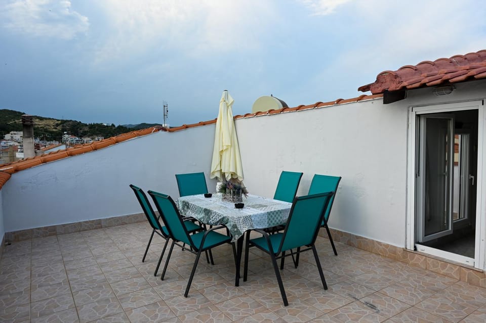 Selini Waves Apartment in Nea Peramos