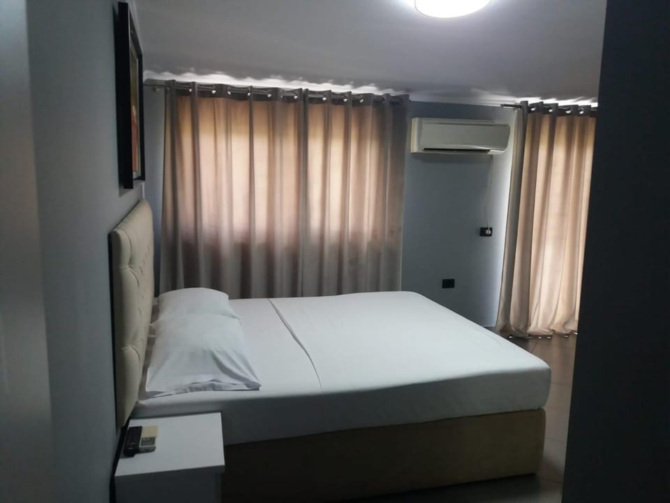 TV and multimedia, Bedroom, air conditioner