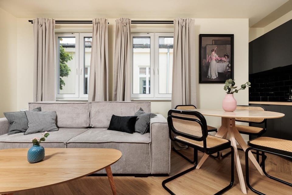 Photo of the whole room, Decorative detail, Seating area