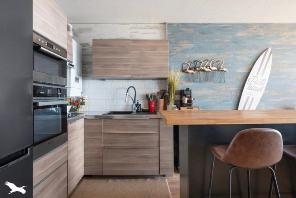Dining area, kitchen