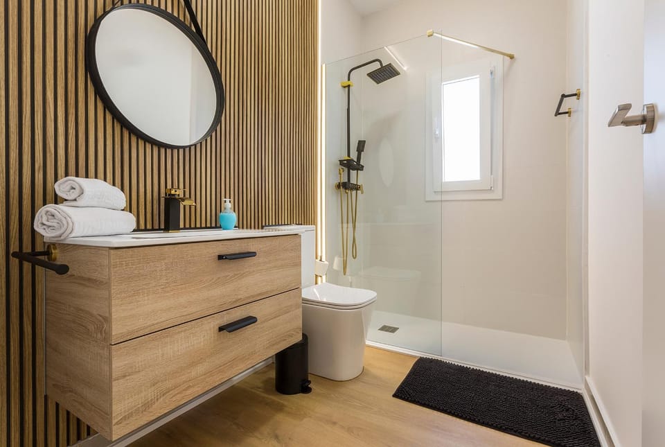 Shower, Toilet, Bathroom