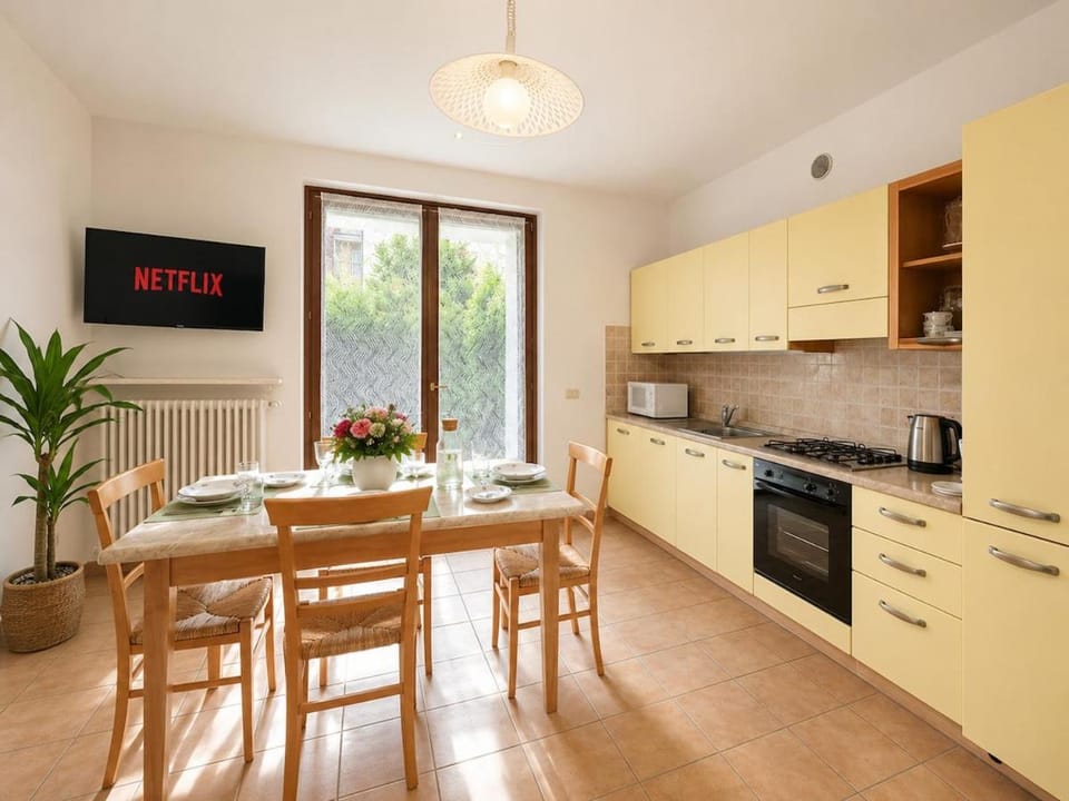 Oleander Garda House, Castelnuovo del Garda Apartment in Castelnuovo del Garda
