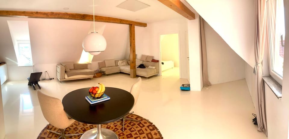 Living room, Photo of the whole room