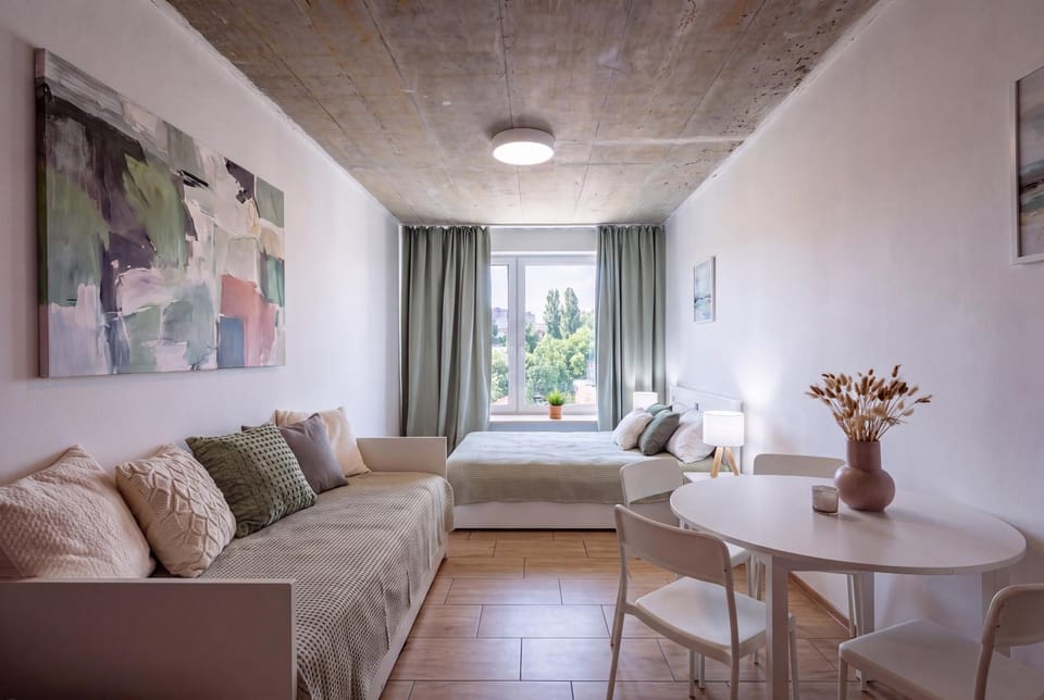 Brand New studio apartment #15 near center with FREE street parking Apartment in Prague