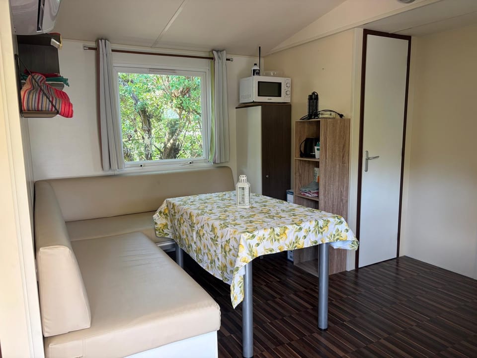 Mobil-home proche plage Campground/ 
RV Resort in Saint-Julien-en-Born
