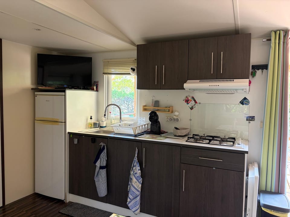 Mobil-home proche plage Campground/ 
RV Resort in Saint-Julien-en-Born