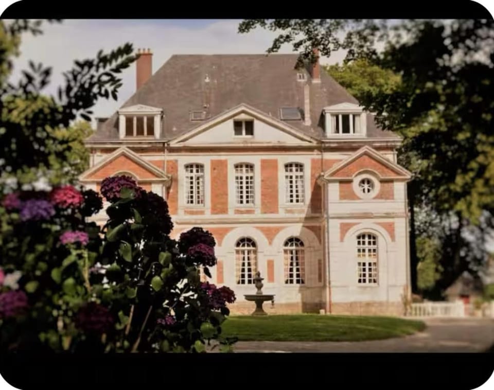 Double bedroom gîte in a castle in Normandy Villa in Normandy