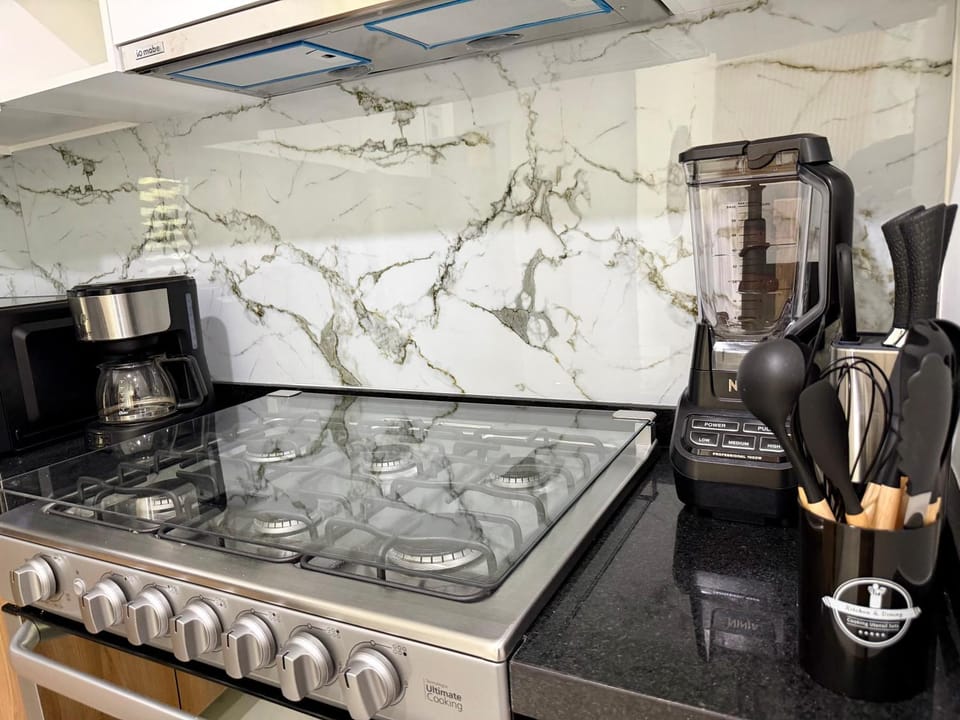 Coffee/tea facilities, Kitchen or kitchenette