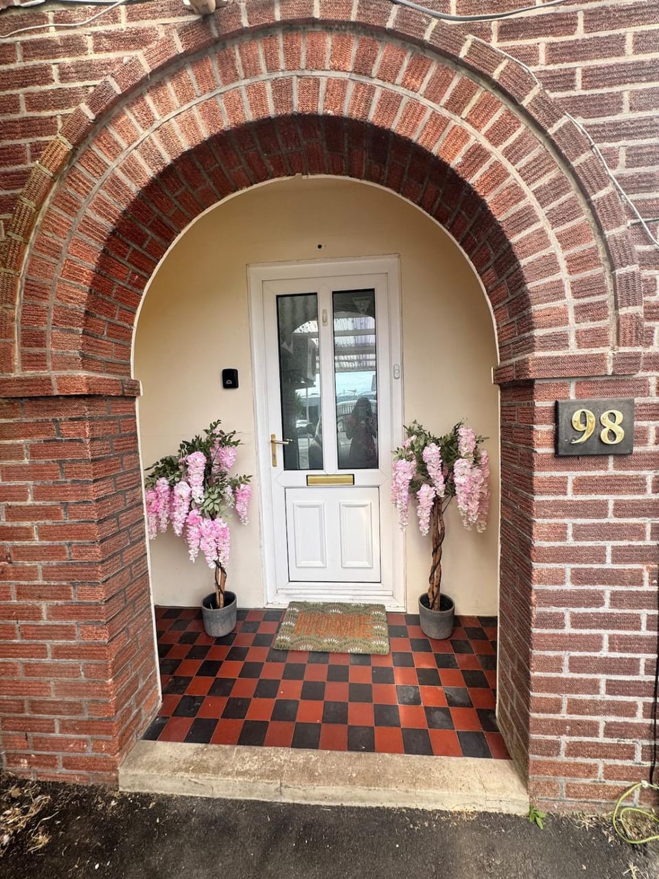 Three-Bedroom House Near Stonehenge & New Forest Apartment in Salisbury