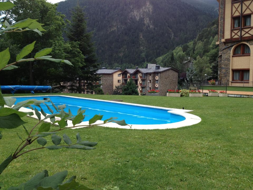 Garden, Swimming pool