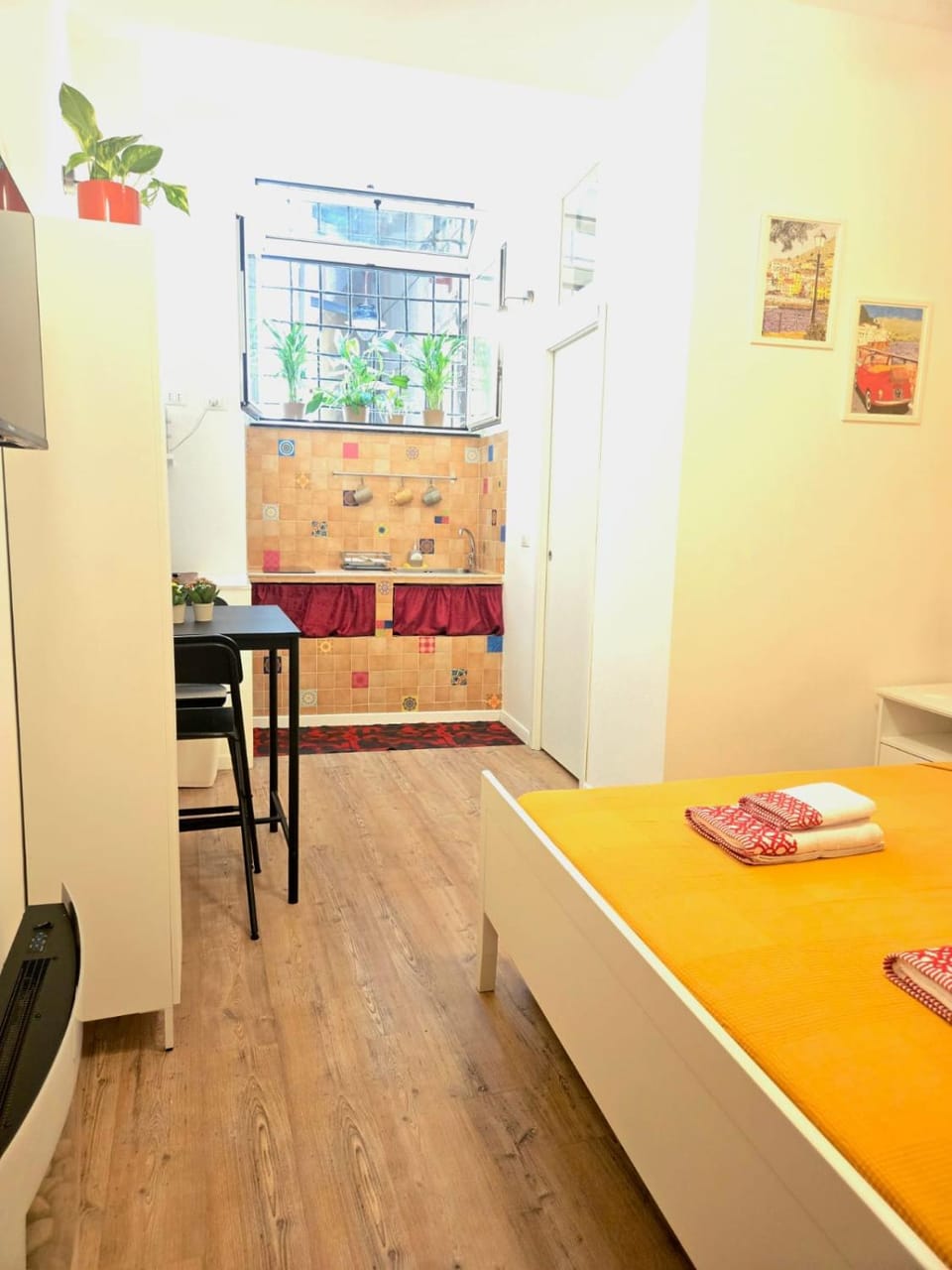 San Lorenzo Studio Flat - Self Check-in Apartment in Genoa