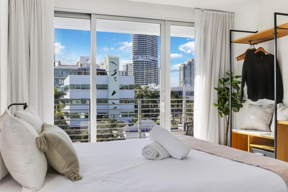 Bed, View (from property/room), Balcony/Terrace, Photo of the whole room, Bedroom, City view, towels, wardrobe