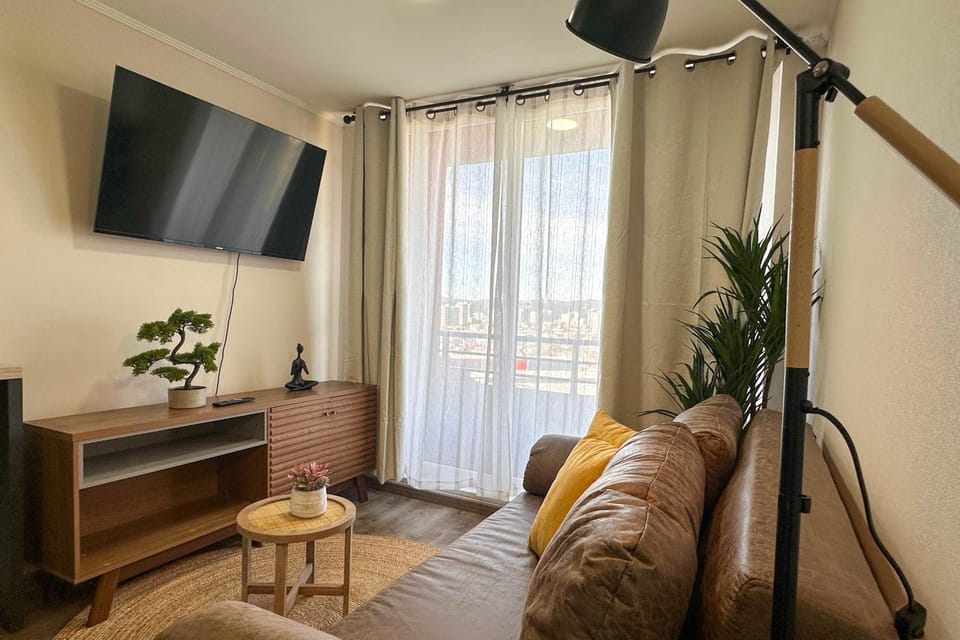 TV and multimedia, Living room, Seating area, Evening entertainment