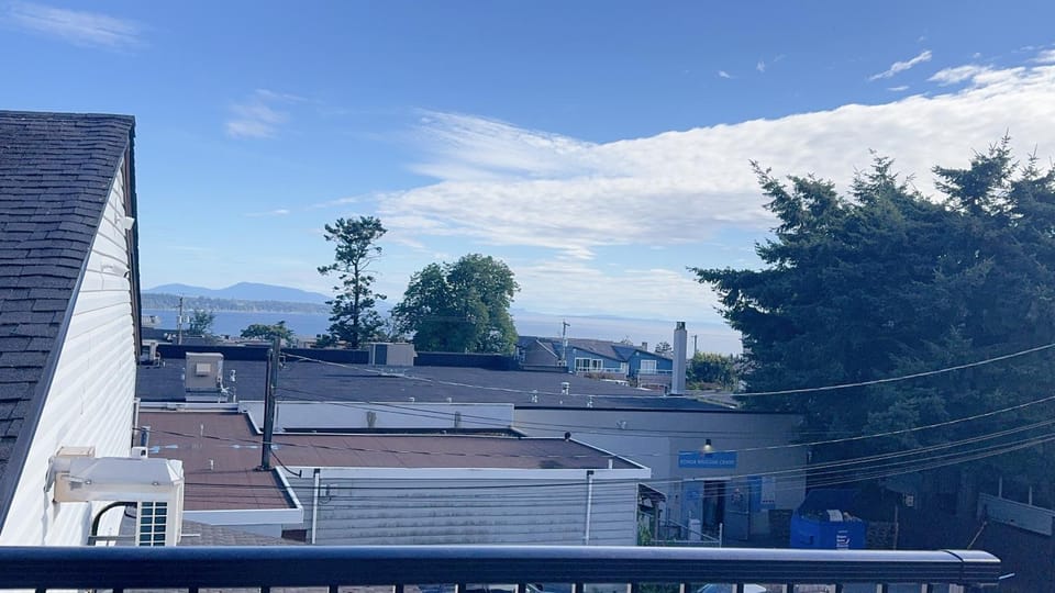 Entire condo in White Rock, Canada Apartment in White Rock