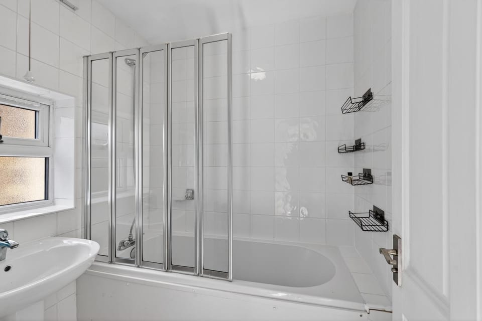 2 bedroom apartment 12 minutes from London Bridge Apartment in Croydon