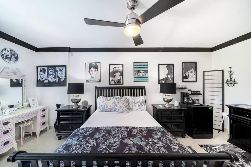 Bed, Bedroom