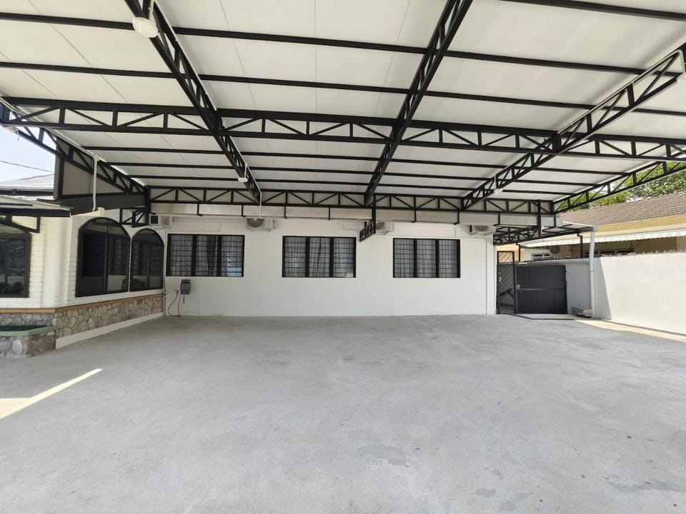 IPOH CANNING GARDEN 6br 17pax KARAOK EV CHARGER POOL SNOOKER House in Ipoh