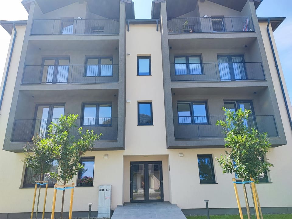 Property building, Facade/entrance