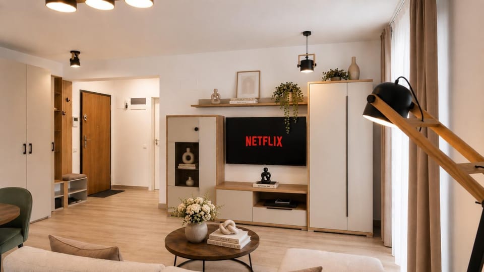 TV and multimedia, Living room, Seating area, Evening entertainment