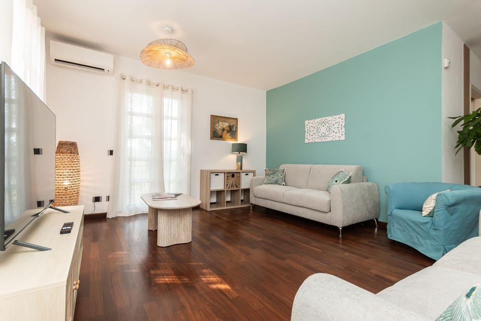 TV and multimedia, Living room, air conditioner
