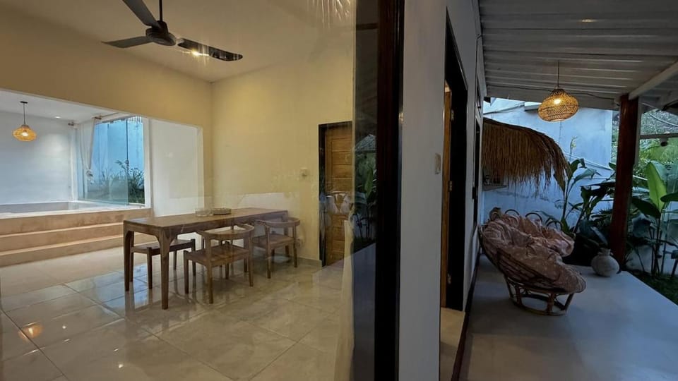 2BR Private Pool Villa, 2 Min from Kuta Beach Villa in Pujut
