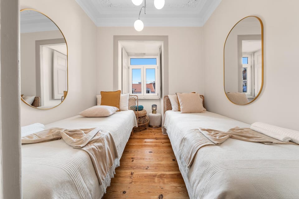 Penthouse with Terrace & Stunning View w AC Apartment in Lisbon