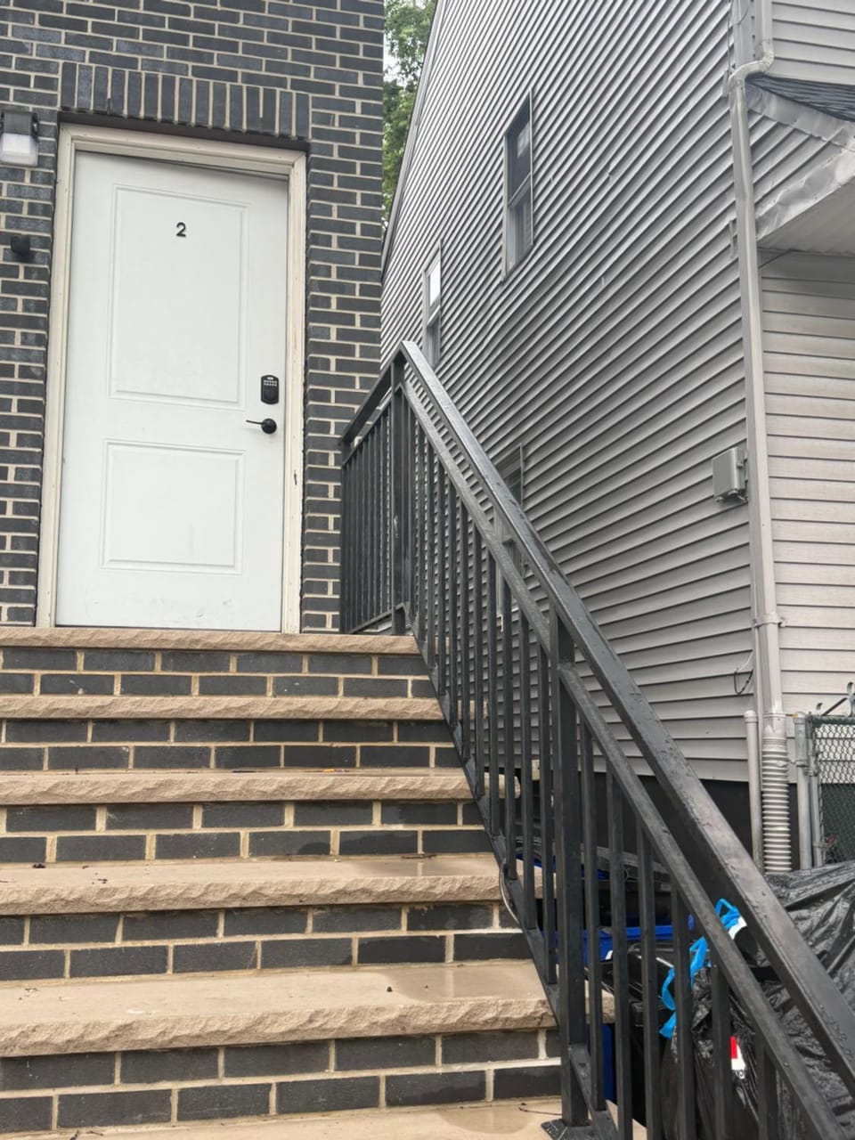 Evergreen Cozy Newly Updated Master Bedroom Private Bathroom Bed and Breakfast in Newark