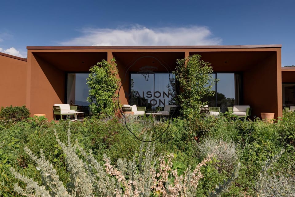 Property building, Garden, Garden view