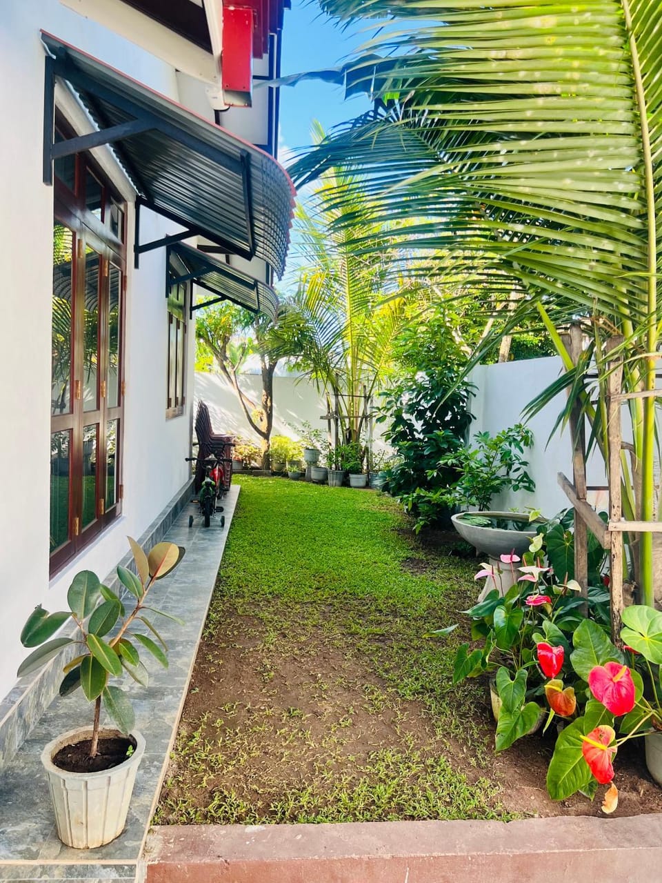 The Lotus Airport Luxury Villa Villa in Negombo