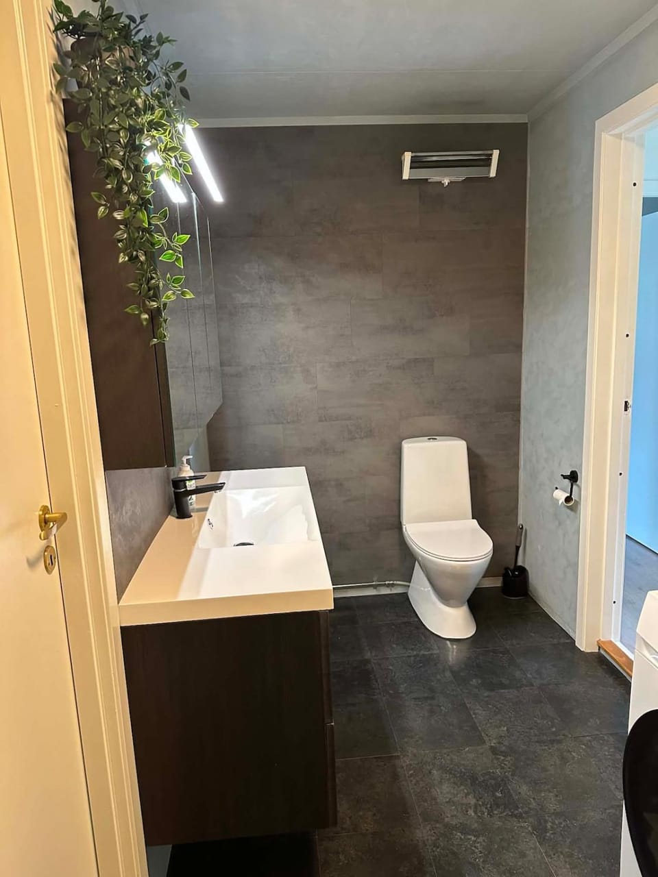 Apartment in Jakobselv with EV charger and sauna Apartment in Troms Og Finnmark