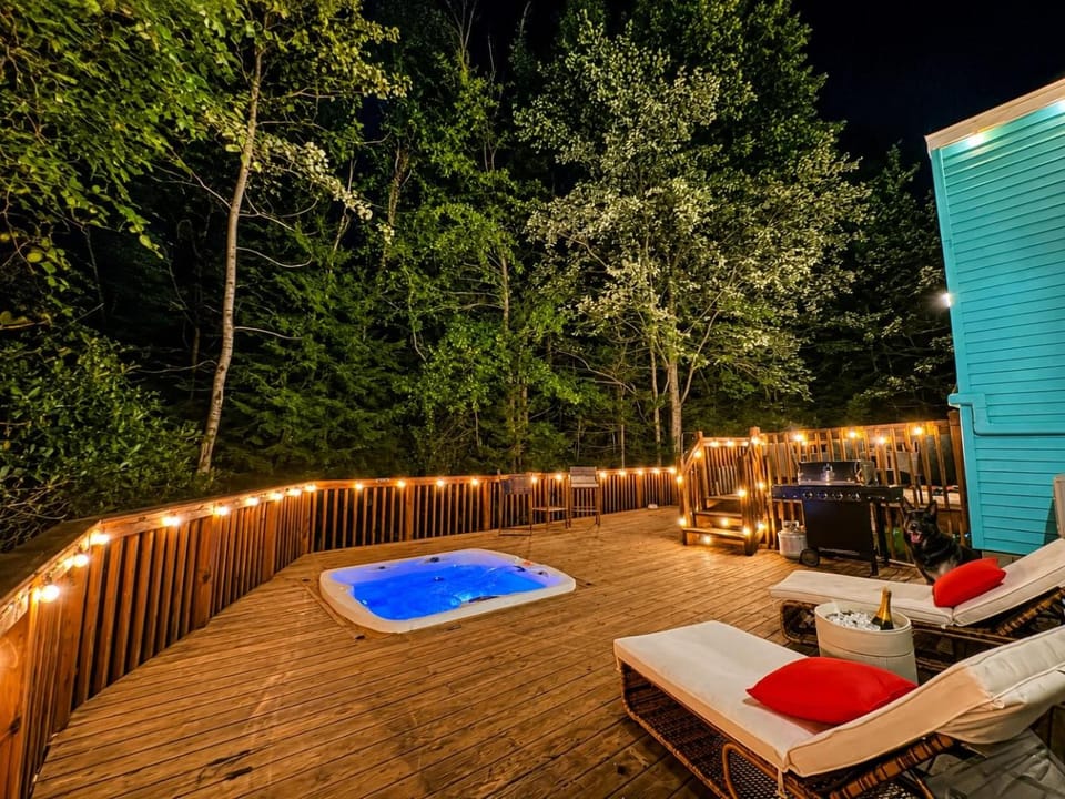 Tiffany Dreams Luxury Spa Retreat in the Poconos Chalet in Coolbaugh Township