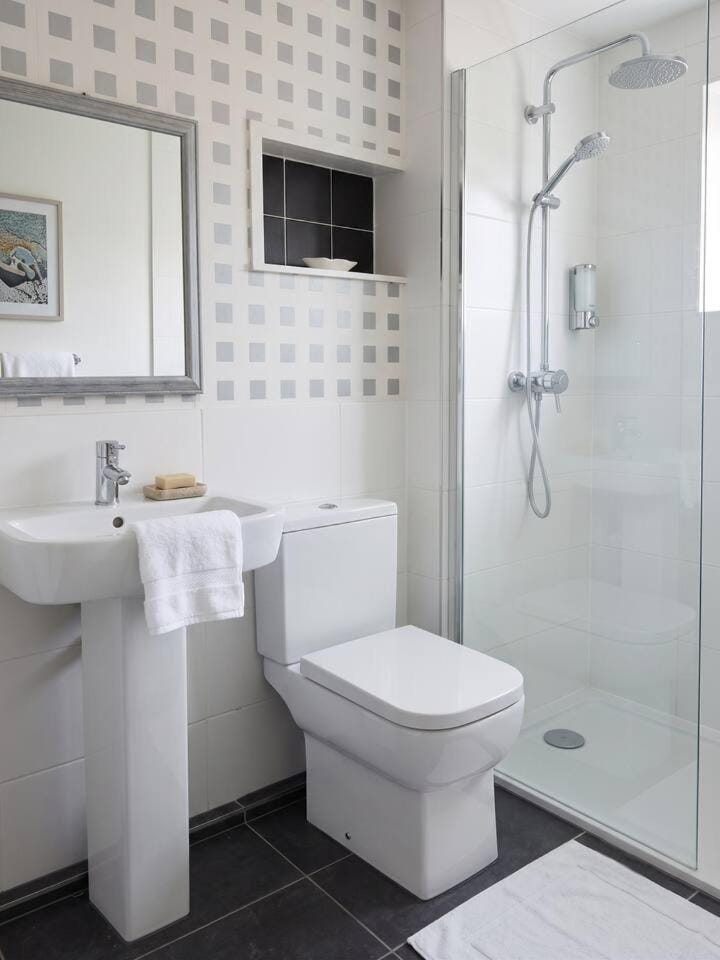 Shower, Bathroom, towels