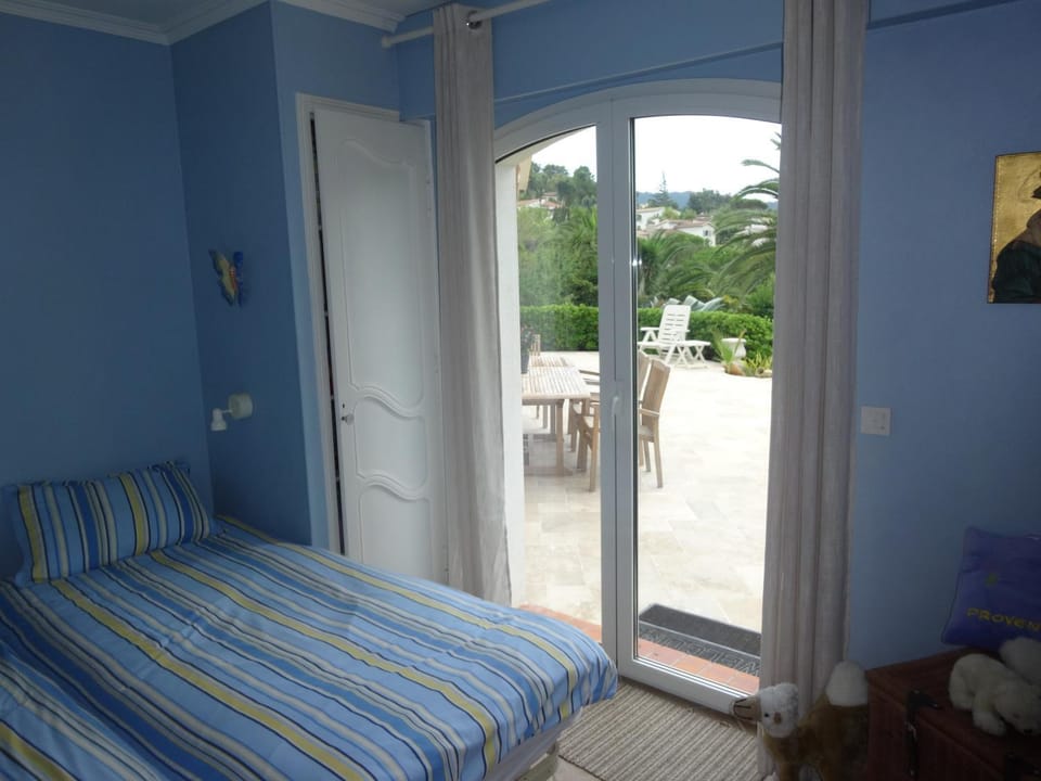 Patruska House in Mandelieu-La Napoule