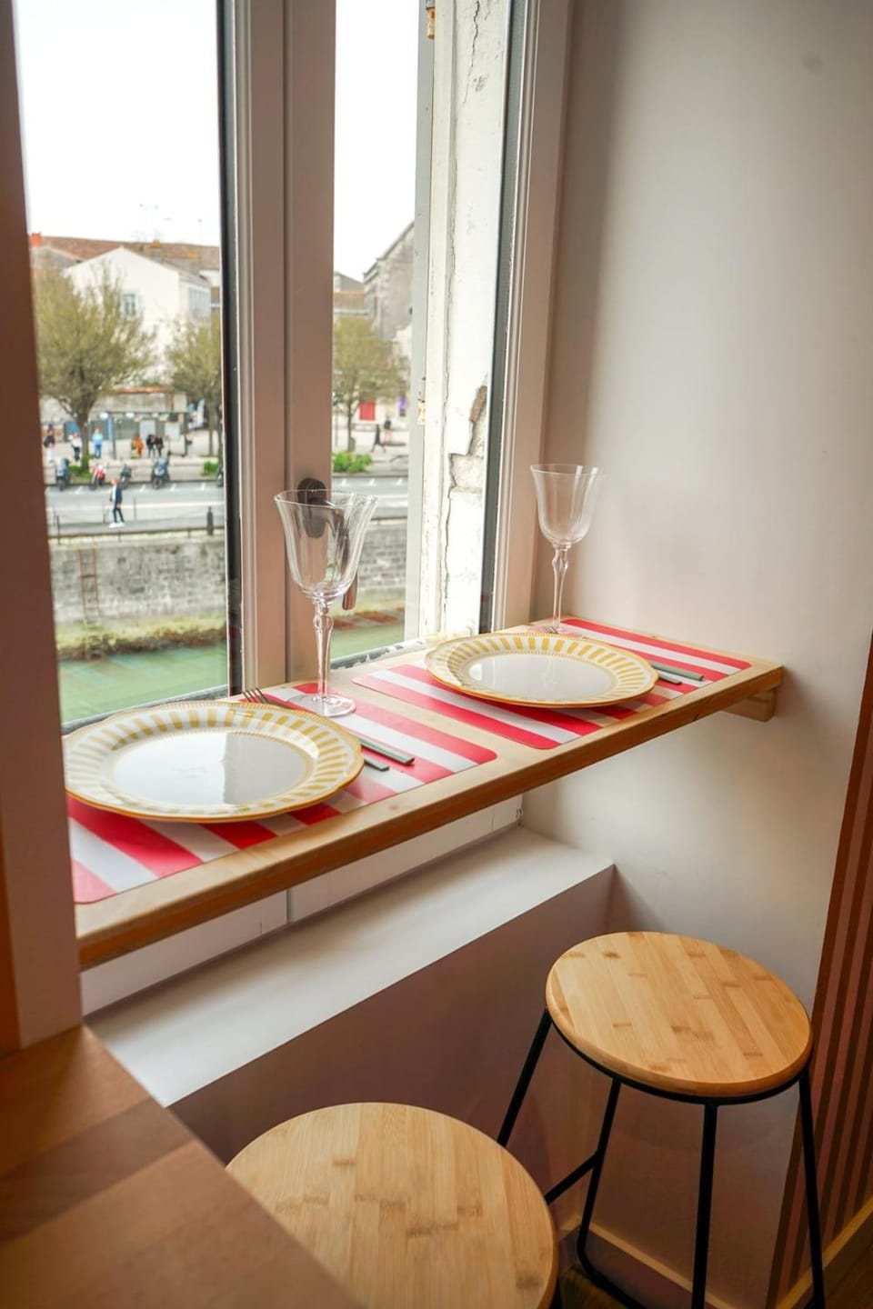 Duplex coloré pop vintage port de la Rochelle Apartment in La Rochelle