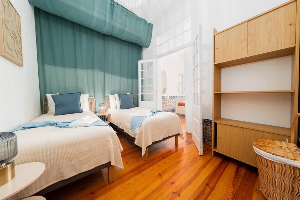 Luxury Central Lisbon Stay wAC at Your Doorstep Apartment in Lisbon