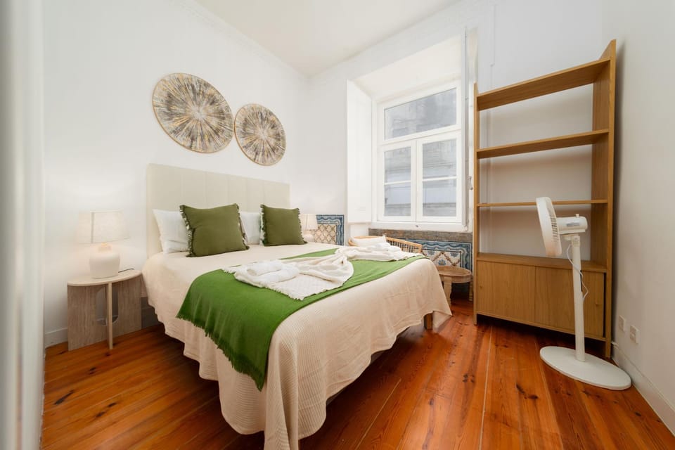 Luxury Central Lisbon Stay wAC at Your Doorstep Apartment in Lisbon
