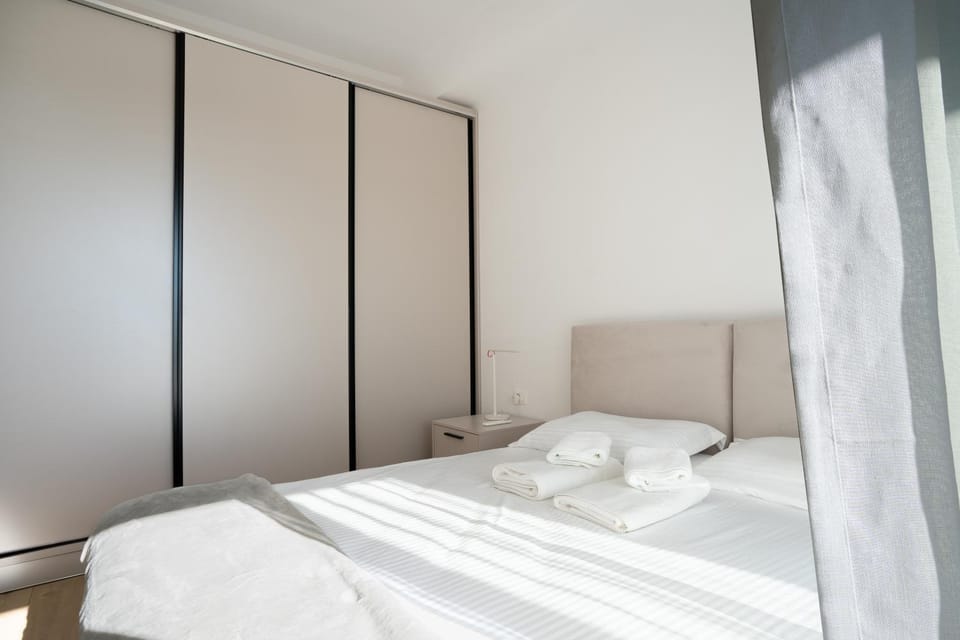 Bedroom, wardrobe