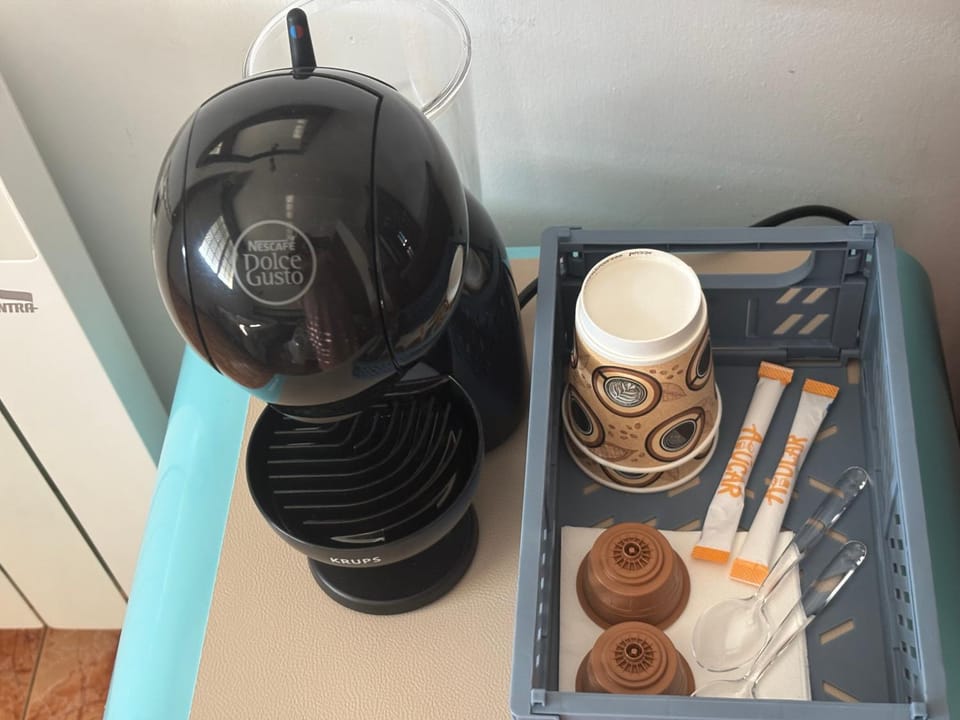 Coffee/tea facilities, Breakfast