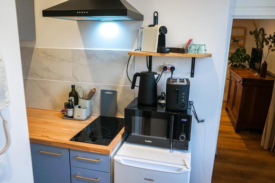 Charmant T1 rénové avec vue le port de La Rochelle Apartment in La Rochelle