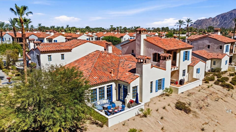 LV307 3BR-3BA Legacy Villas Gem with Mountain Views Apartment in Indian Wells