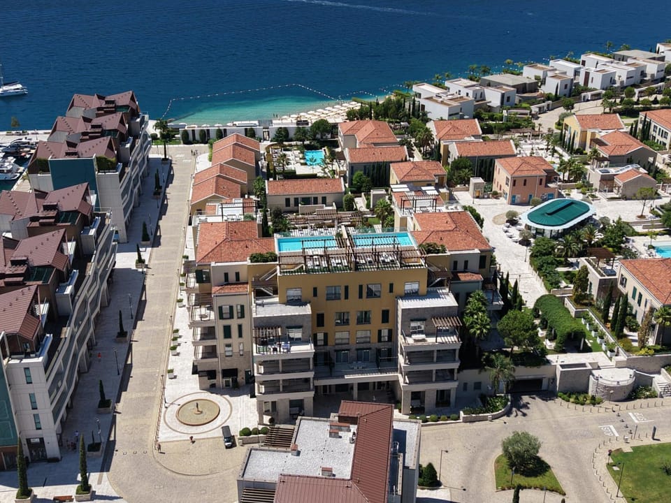 Property building, Neighbourhood, Bird's eye view, Location