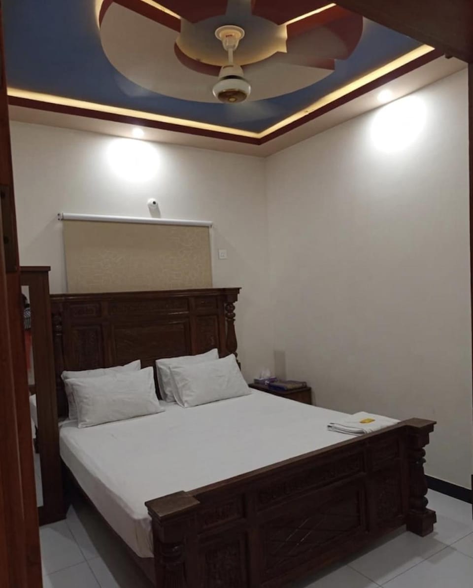 Nursery Lodge Guest House Bed and Breakfast in Karachi