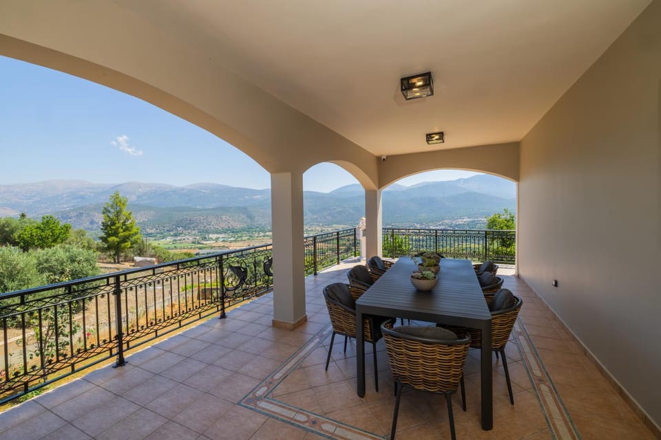View (from property/room), Balcony/Terrace, Dining area