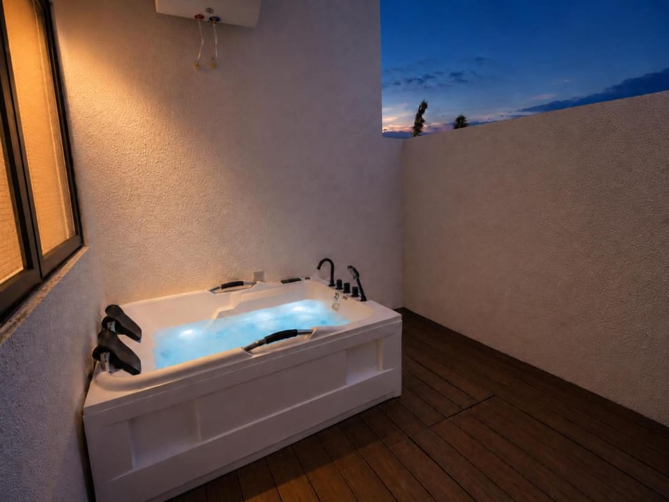 Hot Tub, Bath