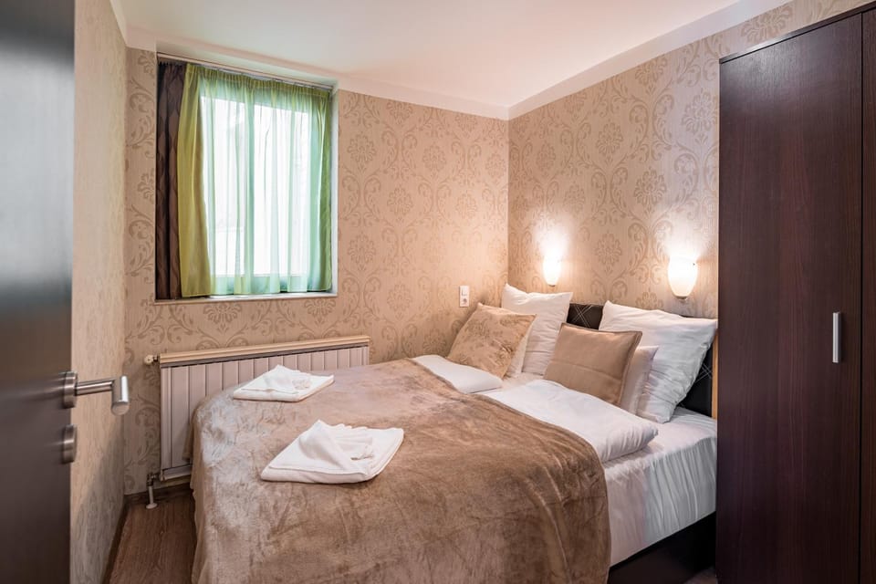 Bed, Photo of the whole room, Bedroom, towels, wardrobe