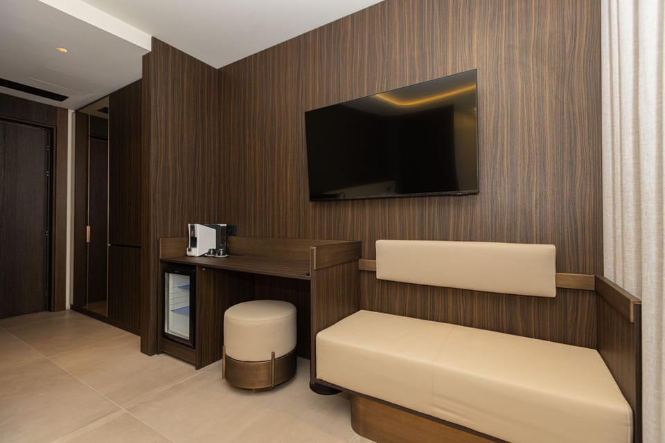 TV and multimedia, Coffee/tea facilities, Seating area