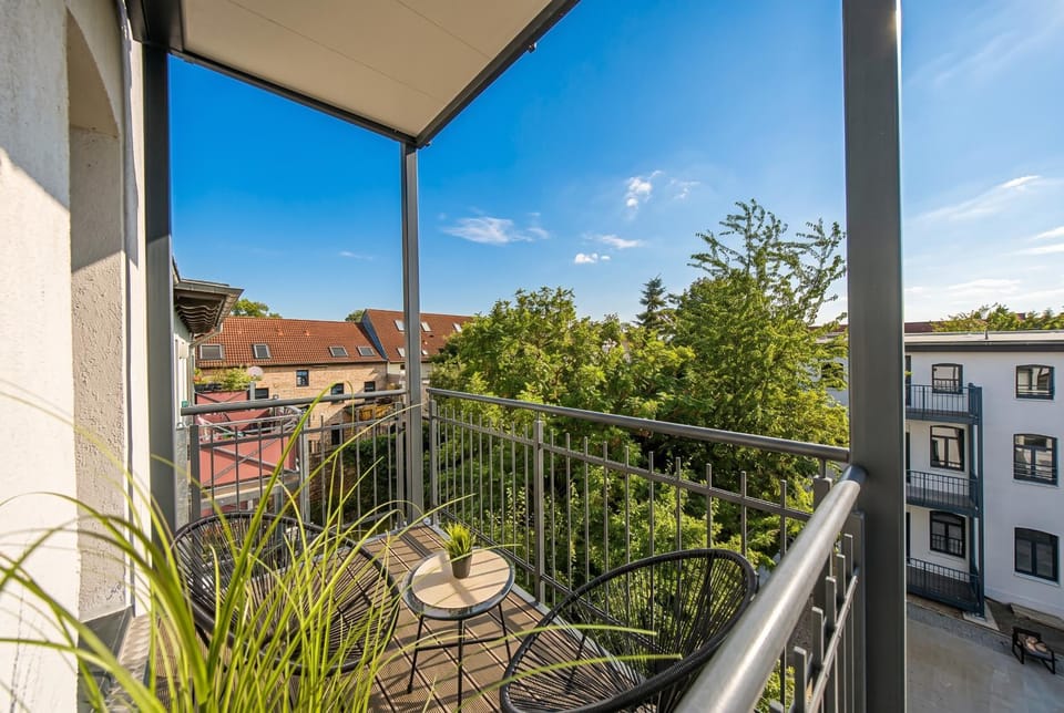 A8 ruhiges 3-Zimmer-Studio mit Balkon Apartment in Halle Saale