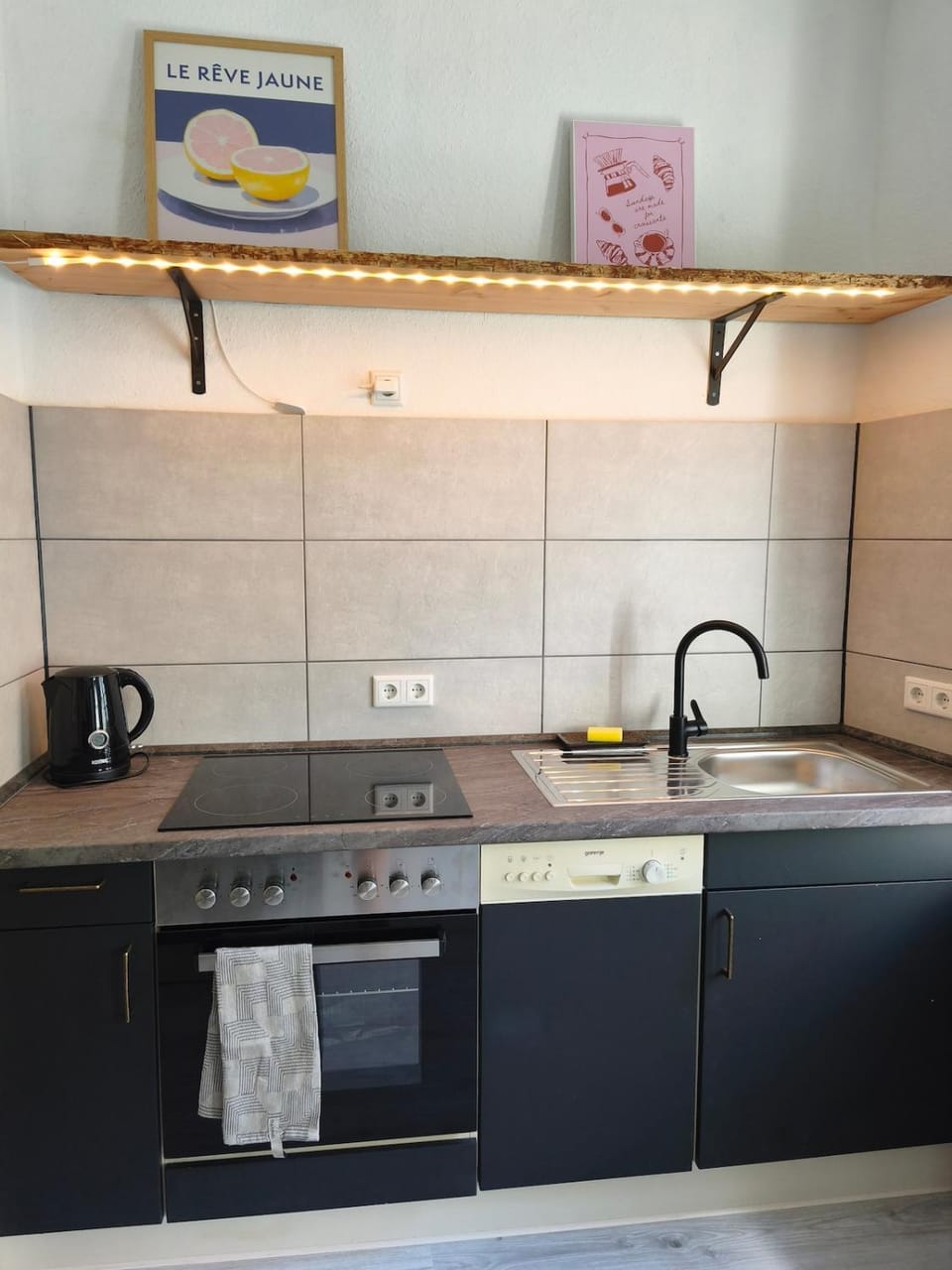 Kitchen or kitchenette, dishwasher, oven, stove, kitchen