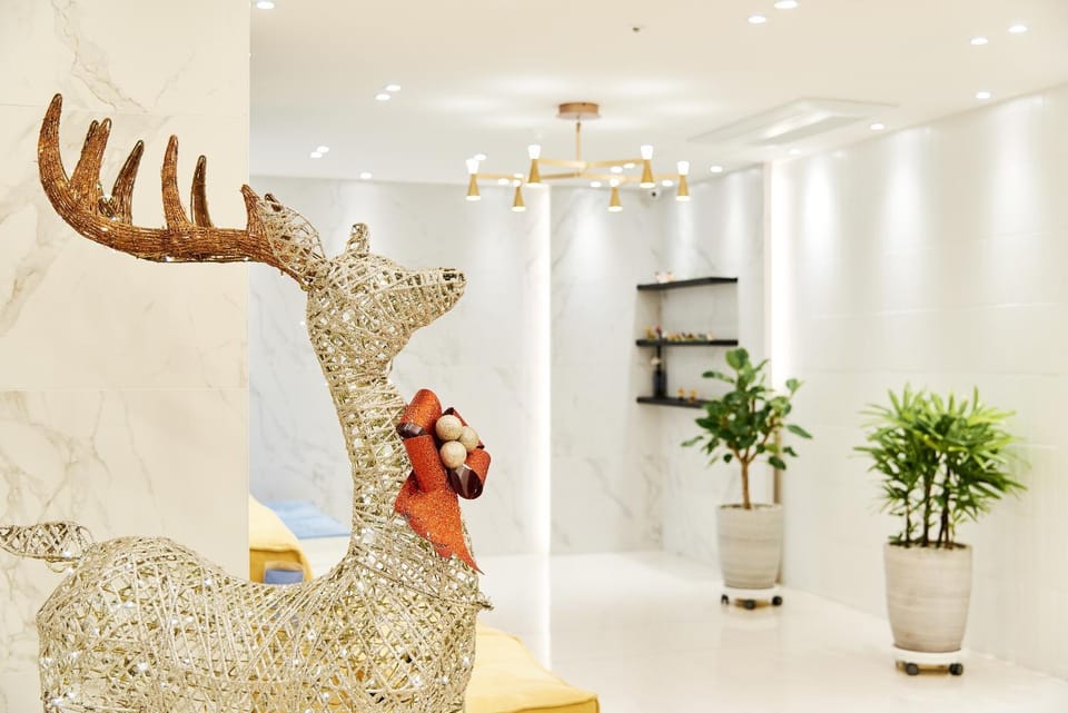 Lobby or reception, Decorative detail